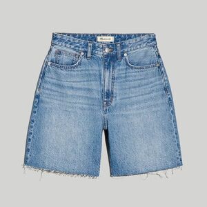 Madewell Curvy Baggy Jean Shorts in Crestford Wash